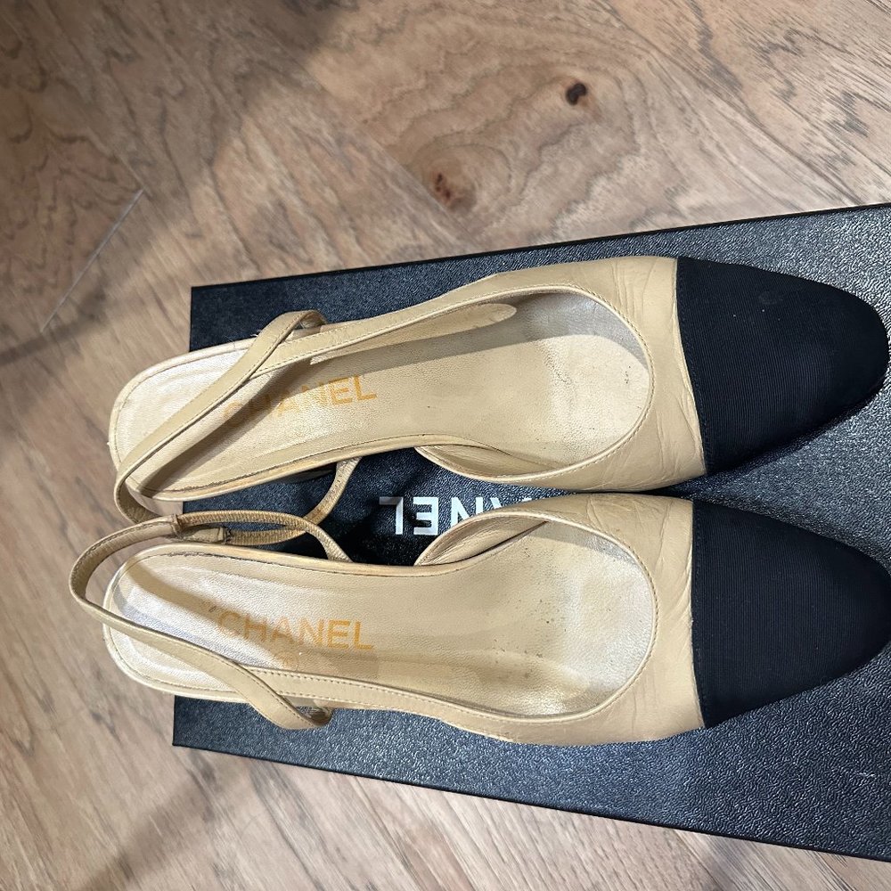 Chanel Slingback Pumps (39)